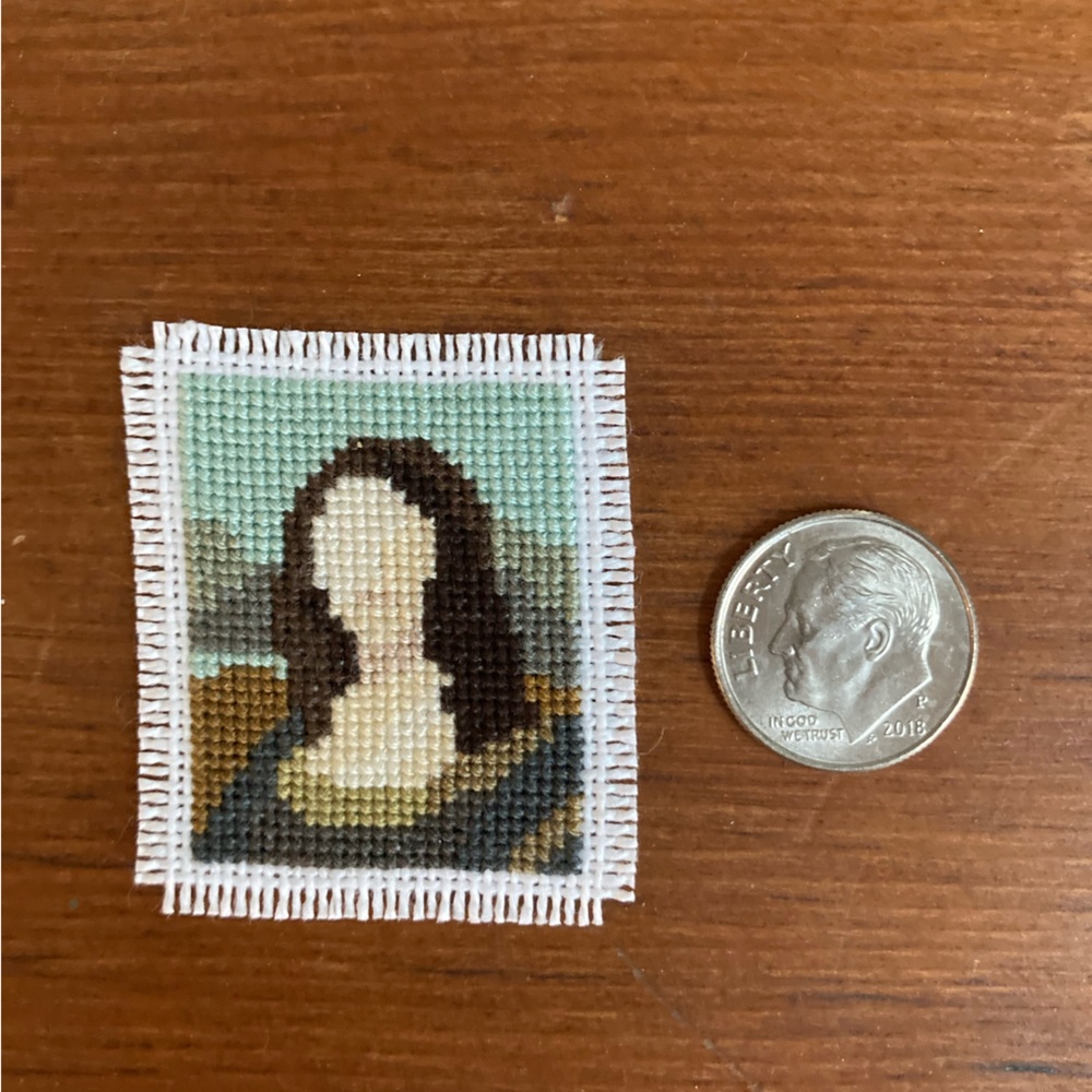 Da Vinci’s “Mona Lisa” in Mini Cross Stitch Art